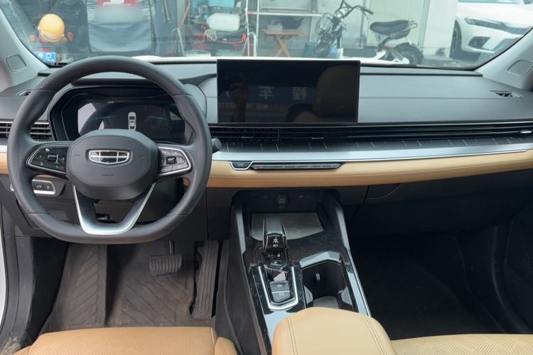 Used Geely Auto Emgrand L HiP 2024 Champion Edition 1.5TD-DHT Pro 100KM Excellence Model Interior 3