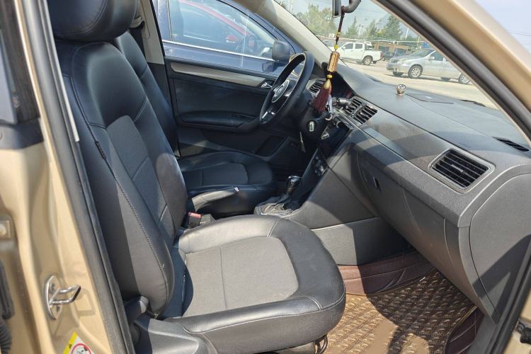 Used Volkswagen Santana 2013 1.6L Automatic Comfort Edition Interior 8