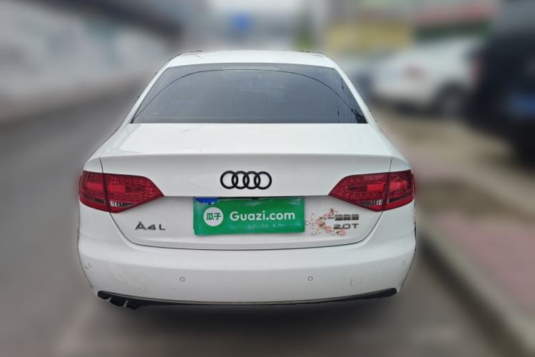 Used Audi A4L 2012 2.0 TFSI automatic Comfort trim level