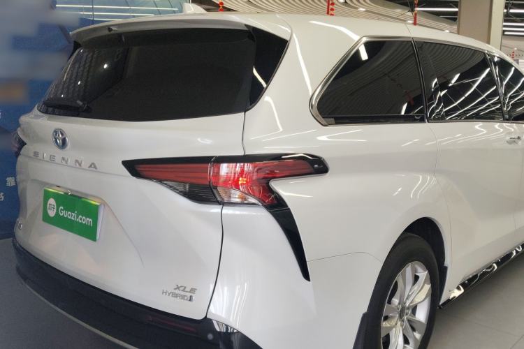 Used Toyota Sienna 2023 2.5L Hybrid Luxury Edition
