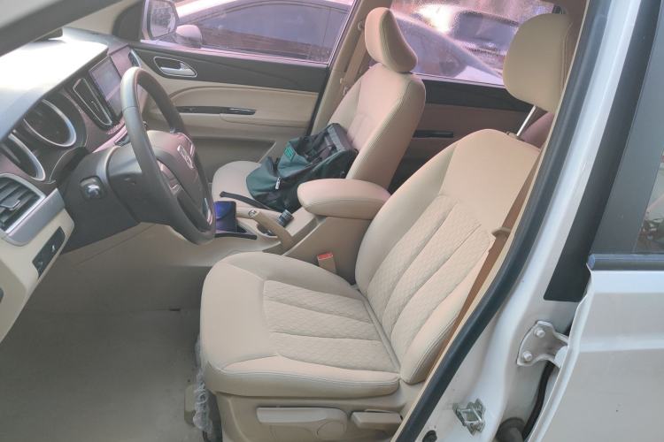 Used Baojun 730 2016 Revised 1.5L Manual Standard Version 7 Seats China V Emission Standard Left Front Seat