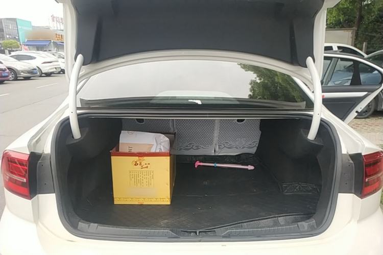 Used Volkswagen Lamando 2019 230TSI DSG Fashion Edition China VI Trunk