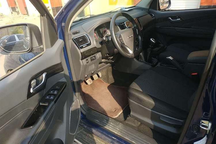 Used Isuzu D-MAX 2020 2.5T Two-Wheel Drive Manual Navigation Version China VI Standard Extended Length JE4D25Q6A