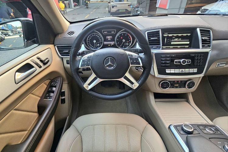 Used Mercedes-Benz GL-Class 2015 GL 400 4MATIC Dynamic Model
