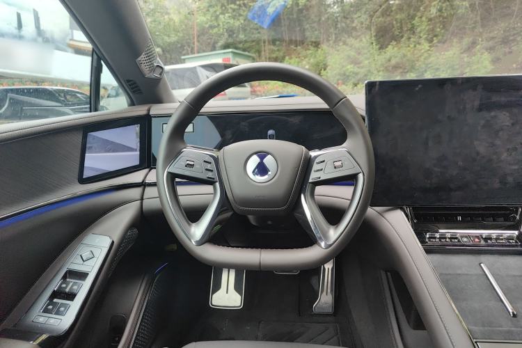 Used Denza Z9 2024 1100 km All-Wheel-Drive Ultra Version