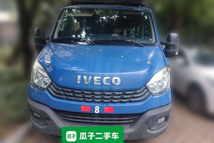 Used Iveco Eurocargo 2021 2.0T Manual Professional Chassis 4.2-Ton Long Wheelbase Double-Row Chassis F1A