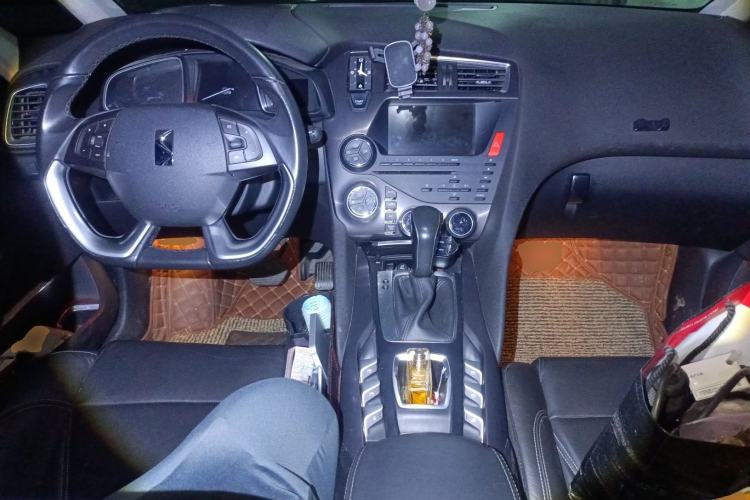 Used DS 5 2014 1.6T Luxury Edition THP160
