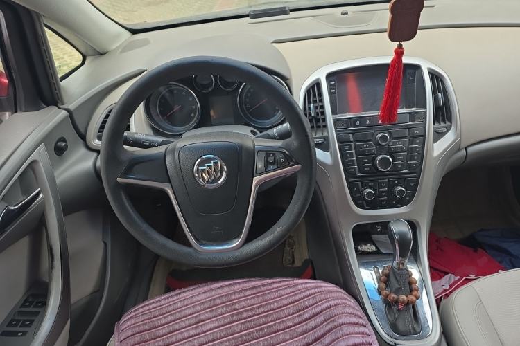 Used Buick GT 2013 XT 1.6L Automatic Fashion Edition Steering Wheel