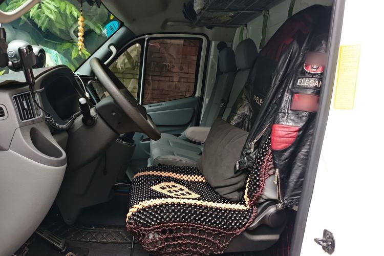 Used Foton Toano 2023 Urban Edition Van 2.0T Manual Short Wheelbase Low Roof Rear Single Tire 3-Seater Left Front Seat