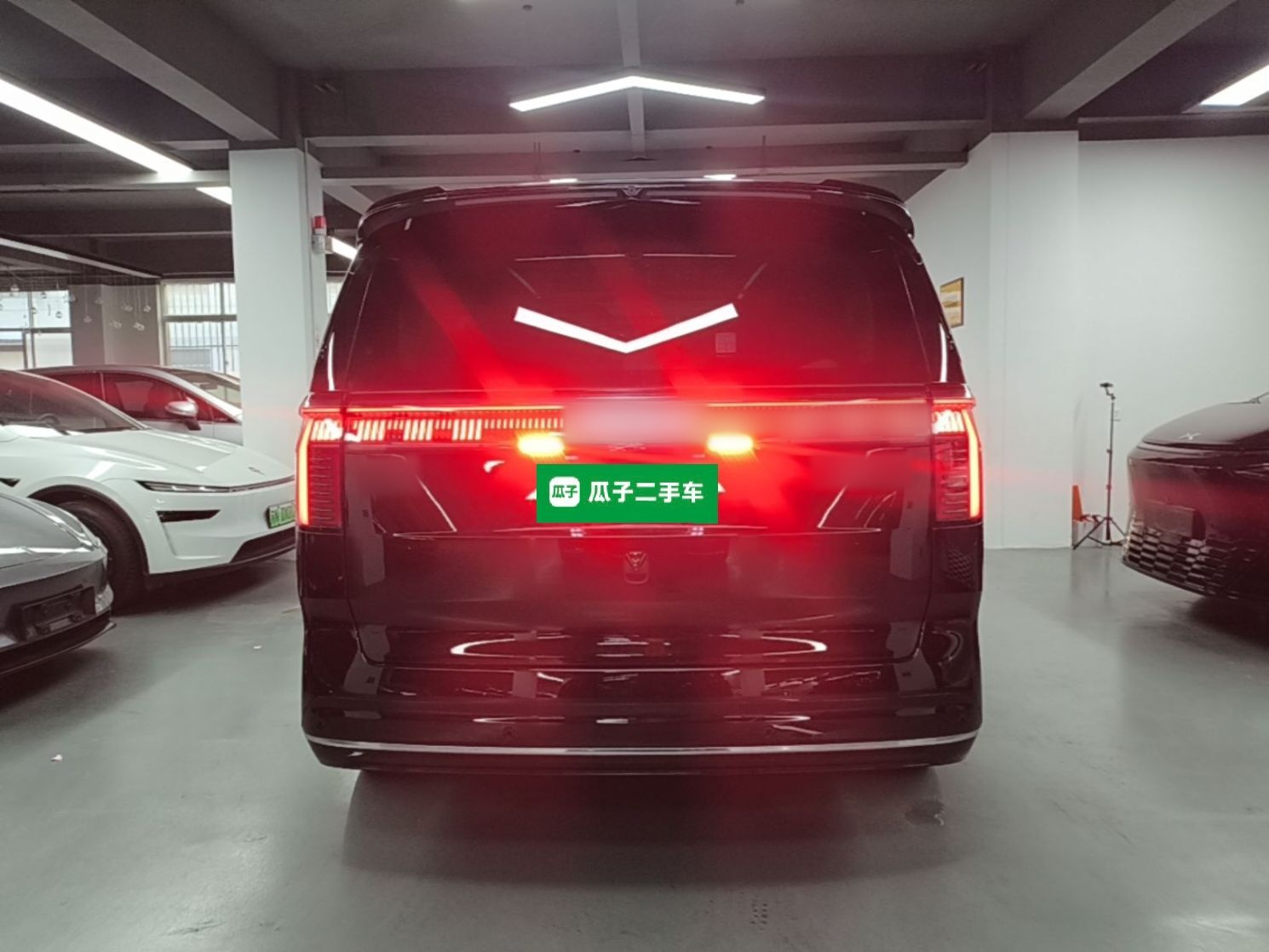 Zeekr 009 2024 GAC Trumpchi — снимка 5
