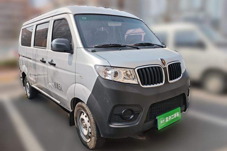 Used Jinbei Hiace X30 2023 1.5L Super-Comfortable Passenger Van 5/6/7-Seater Non-Air-Conditioned Version Model SWC15M
