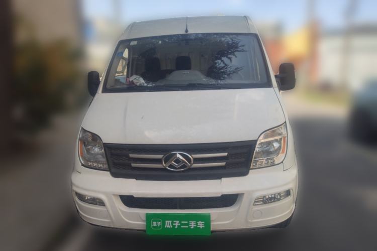 Used SAIC MAXUS Xintu V80 2021 2.0T Manual Classic City Delivery King Short Wheelbase Mid-Roof Design 3 Seats
