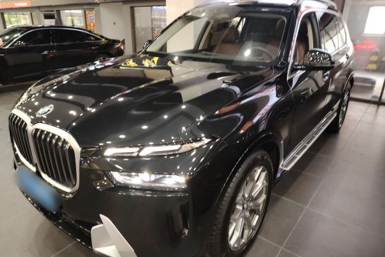 Used BMW X7 2023 xDrive40i Luxury Package with Leading Features