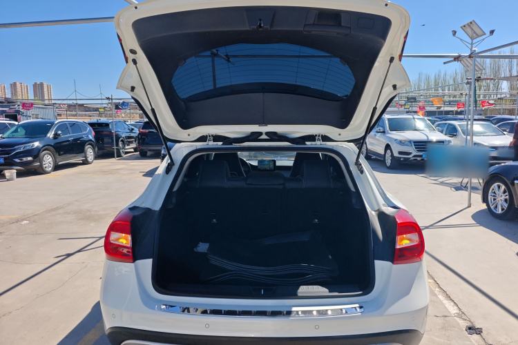 Used Mercedes-Benz GLA 2016 GLA 200 Fashion Model Trunk