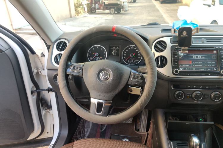 Used Volkswagen Tiguan L 2017 300TSI Automatic Two-Wheel Drive Silk Road Comfort Edition