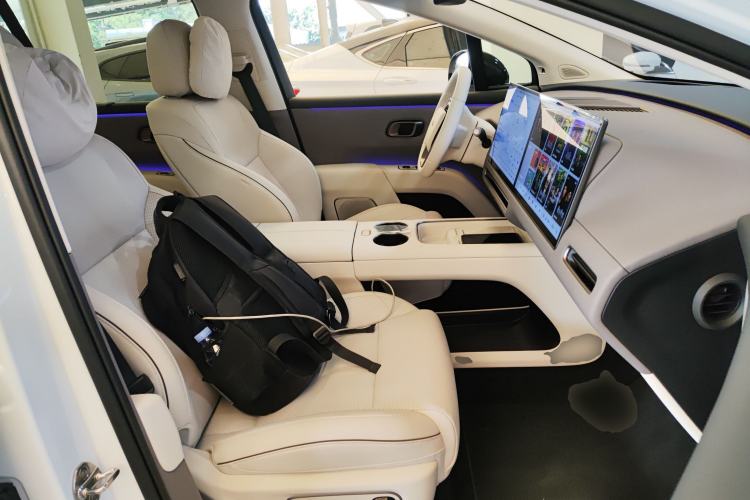 Used Li Auto i8 2025 Model Standard Version Right Front Seat