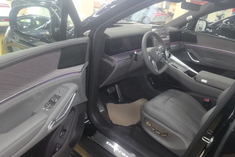 Used Denza N9 2025 Prestige Version