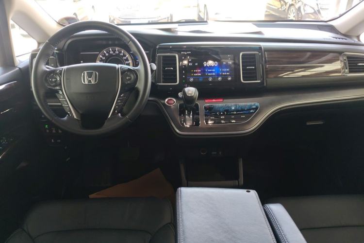 Used Honda Elysion 2016 2.4L Luxury Edition Center Console