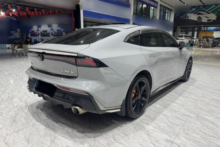 Used CHANGAN UNI-V 2022 1.5T Prestige Version Exterior 4