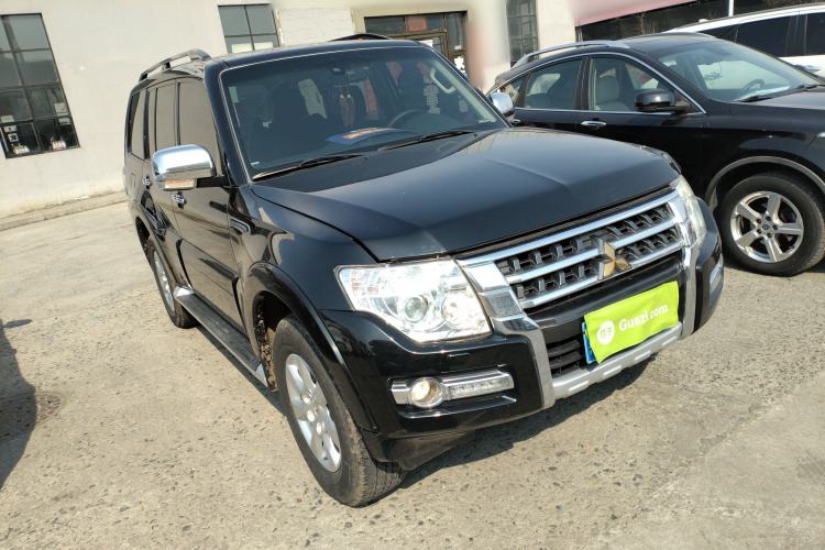 Used Mitsubishi Pajero 2015 3.0L Automatic Elite Plus Version China V Standard
