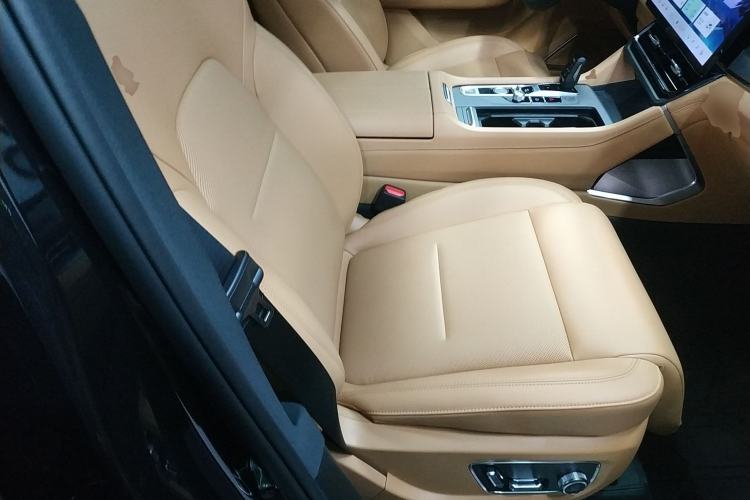 Used Lynk & Co 09 EM-P 2025 2.0TD EM-P Four-Wheel Drive Max Five Seats