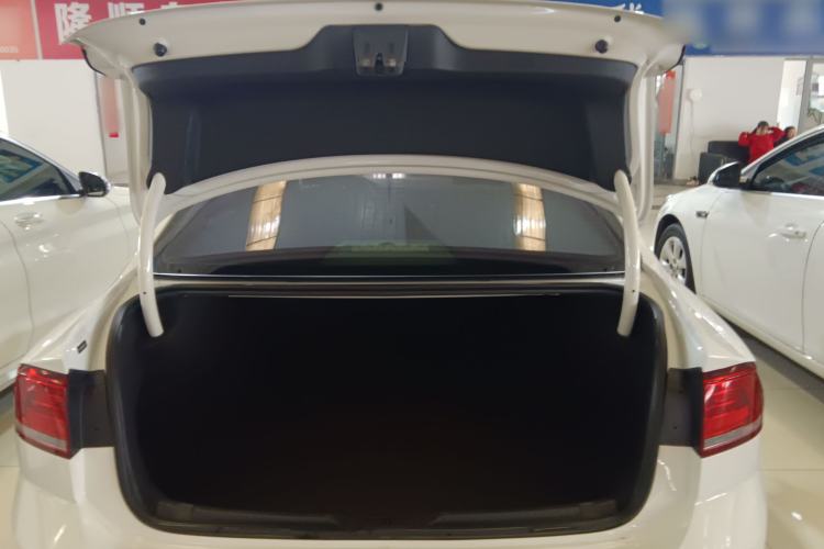 Used Volkswagen Lamando 2015 230TSI DSG Fashion Edition
