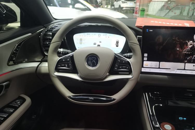 Used BYD Han 2025 DM-i 125KM Prestige Model
