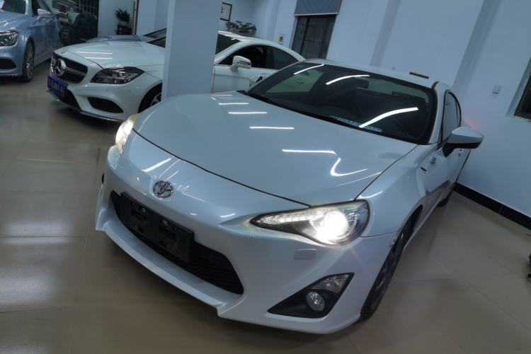 Used Toyota 86 2014 2.0L Manual Luxury Version