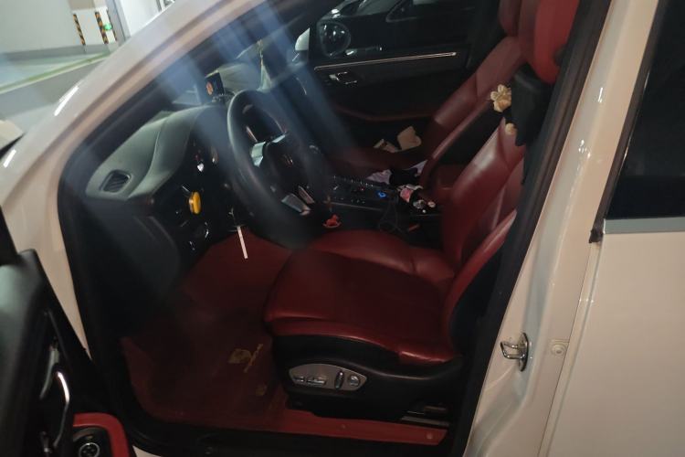 Used Porsche Macan 2017 Macan 2.0T Left Front Seat