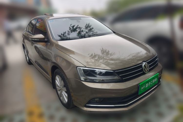 Used Volkswagen Sagitar 2015 1.6L Manual Comfort Model