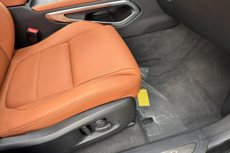 Used Jaguar F-PACE 2024 P250 R-Dynamic SE Interior 6