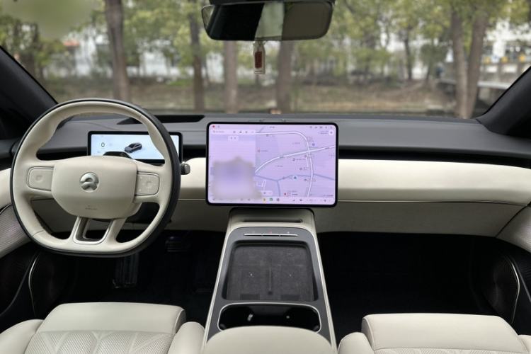 Used Nio ET5T 2025 75 kWh Touring Interior 5