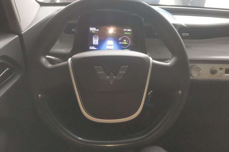 Used Wuling Hongguang MINIEV 2022 Macaron Premium Model – Lithium Iron Phosphate Steering Wheel