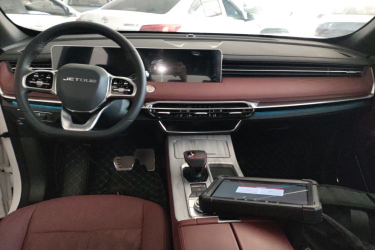 Used JETOUR X70 PLUS 2023 1.6T DCT Stronger 5-Seater
