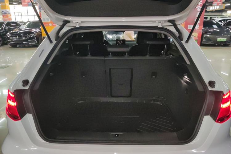 Used Audi A3 2020 Sportback 35 TFSI Fashion Edition China VI Emission Standard Trunk