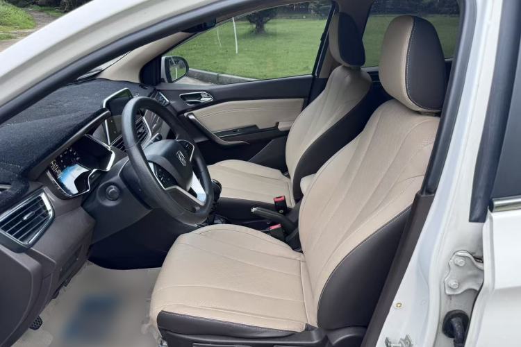Used Baojun 310W 2017 1.5L Manual Fashion Model China V
