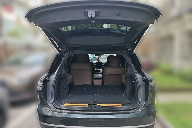 Used Nio ES8 2023 100kWh Signature Edition Trunk