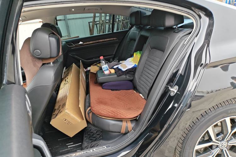 Used Volkswagen Magotan 2017 330TSI DSG Luxury Model Left Rear Seat