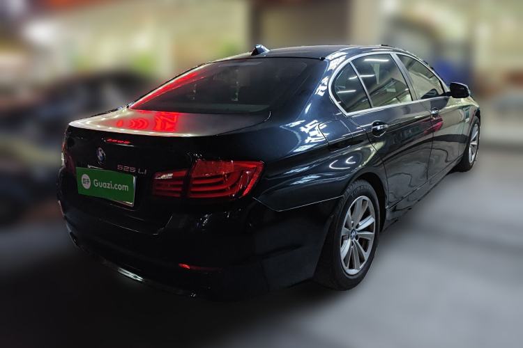 Used BMW 5 Series 2013 525Li Leading Model
