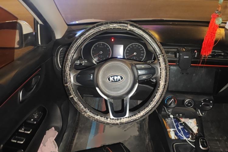 Used Kia KX Cross 2017 1.4L MT GLS
