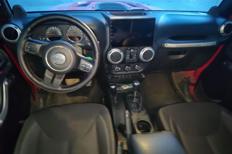 Used Jeep Wrangler 2014 3.0L Sahara Four-Door Edition