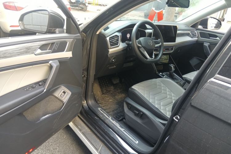 Used Volkswagen Tayron 2024 330TSI Two-Wheel Drive R-Line High-Energy Version
