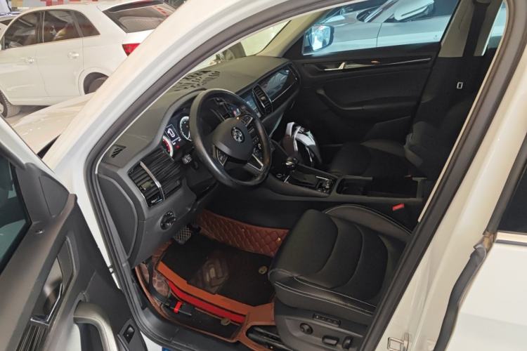 Used Skoda Kodiaq 2018 Facelifted TSI330 5-Seater Two-Wheel-Drive Luxury Enjoyment Edition