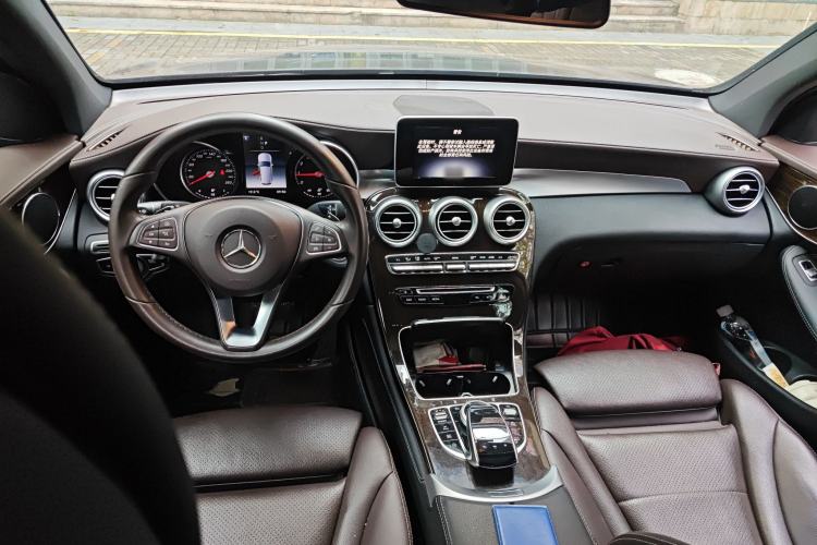 Used Mercedes-Benz GLC 2019 GLC 260 L 4MATIC Dynamic Model