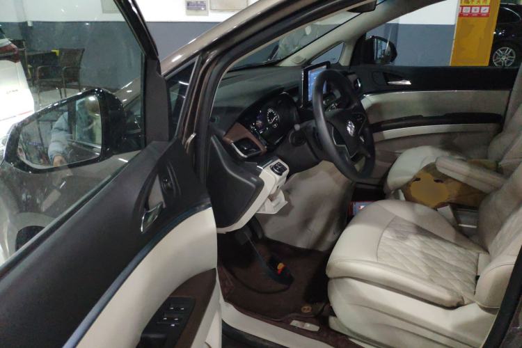 Used Buick GL8 2022 Land Cruiser Executive Class 652T Comfort Model
