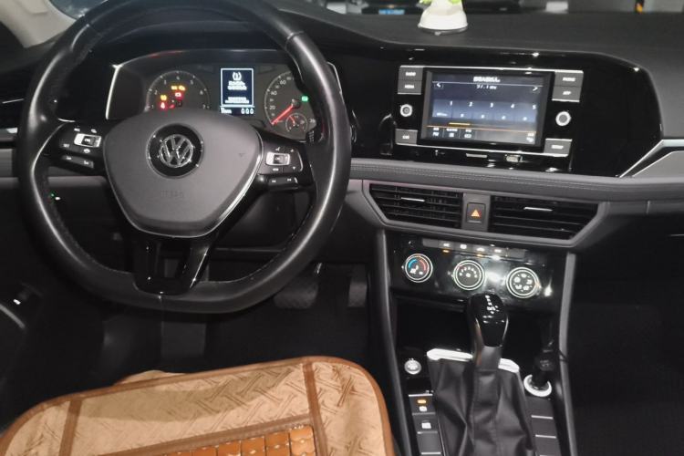 Used Volkswagen Sagitar 2019 280TSI DSG Comfort Version China VI Standard Center Console