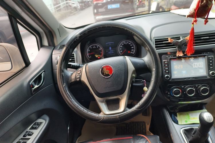 Used FORTHING Joyear X5 2013 1.6L Manual Luxury Model China IV Standard

