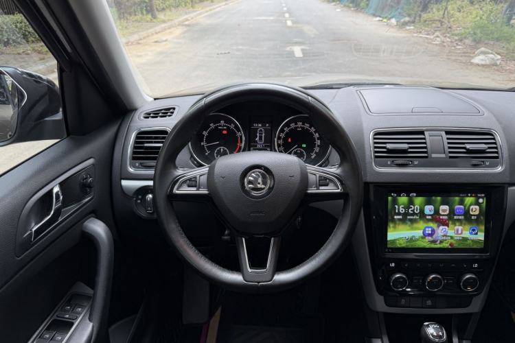 Used Skoda Yeti 2017 TSI300 DSG Luxury Edition
