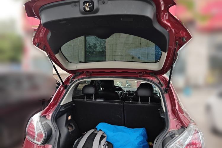 Used Nissan Tiida 2011 1.6T M-CVT Cool Edition Trunk