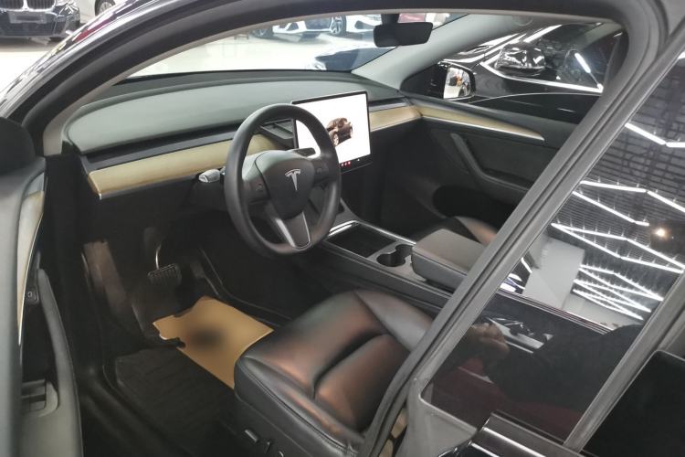 Used Tesla Model Y 2022 Rear-Wheel-Drive Version
